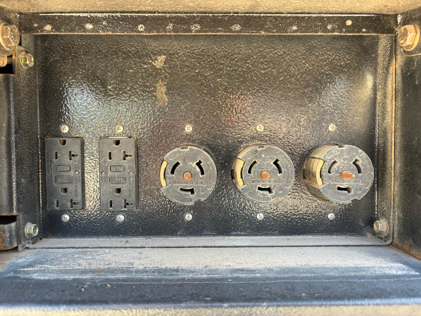 Rental Doosan 75kw Diesel Portable - All-Red Services LLC