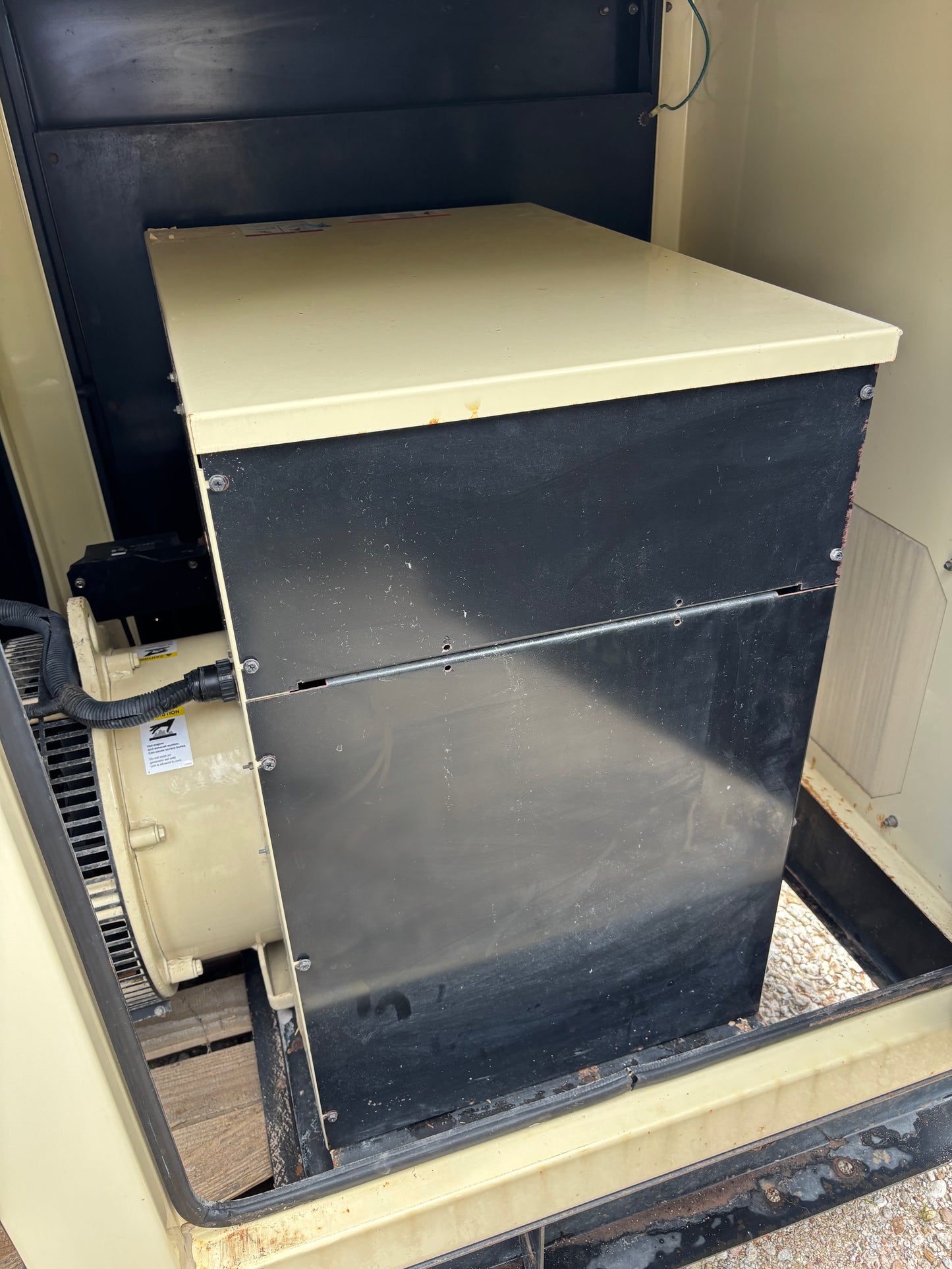 Kohler 25kw 31Kva Natural Gas/Propane  Generator 740 hours
