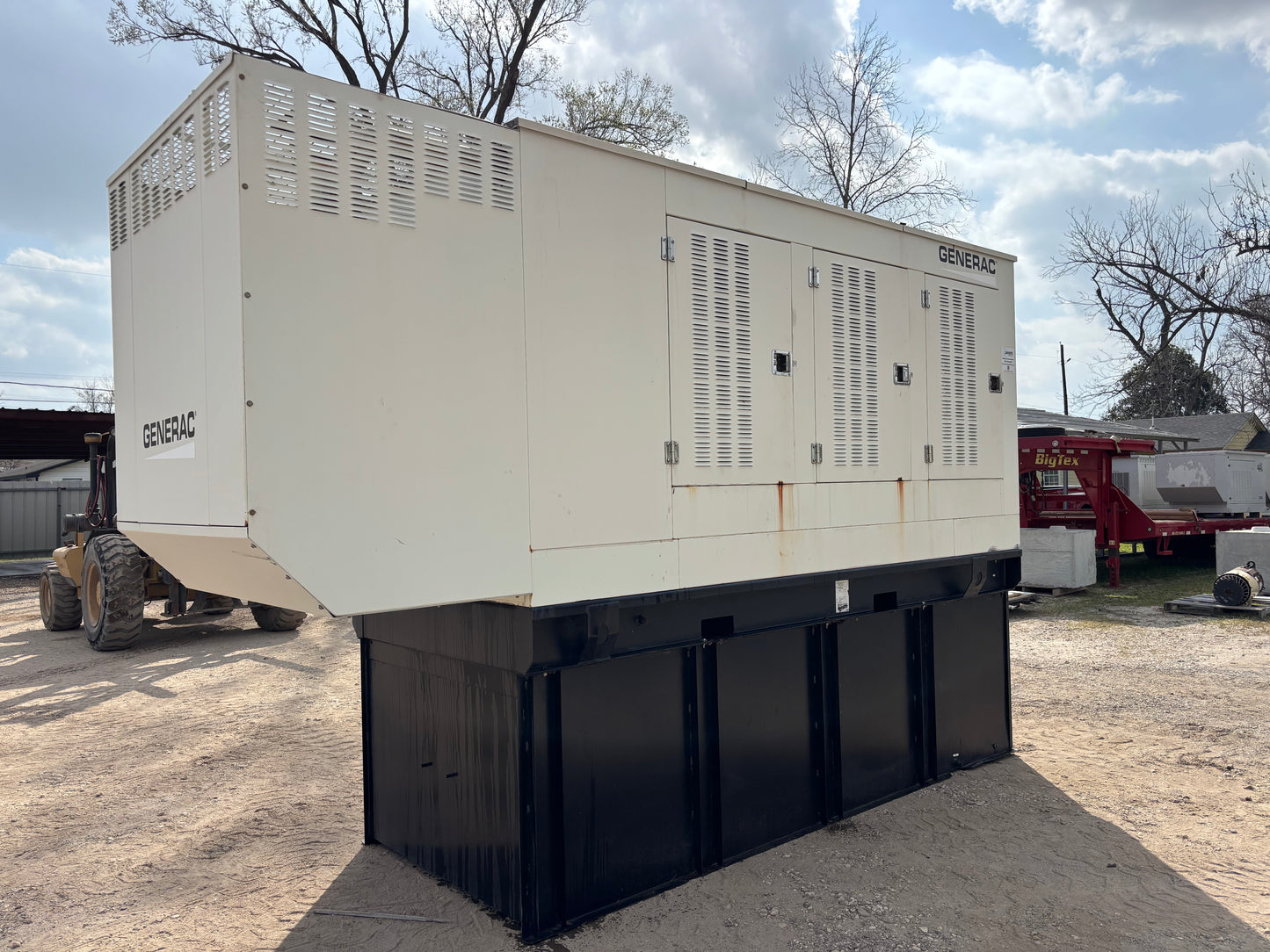 Generac 300kw Diesel Generator 715 Hours