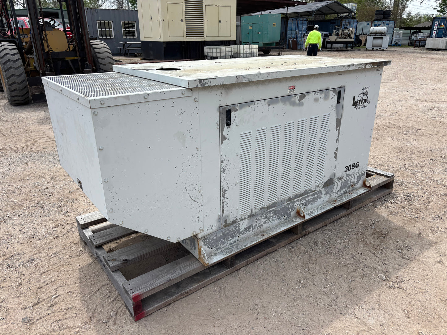 Lynx 30kw Natural gas/Propane Generator 718 Hours